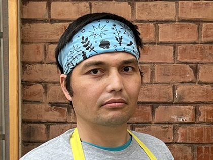 La storia di Quasem: dalle notti in strada in Iran a un lavoro a Bologna